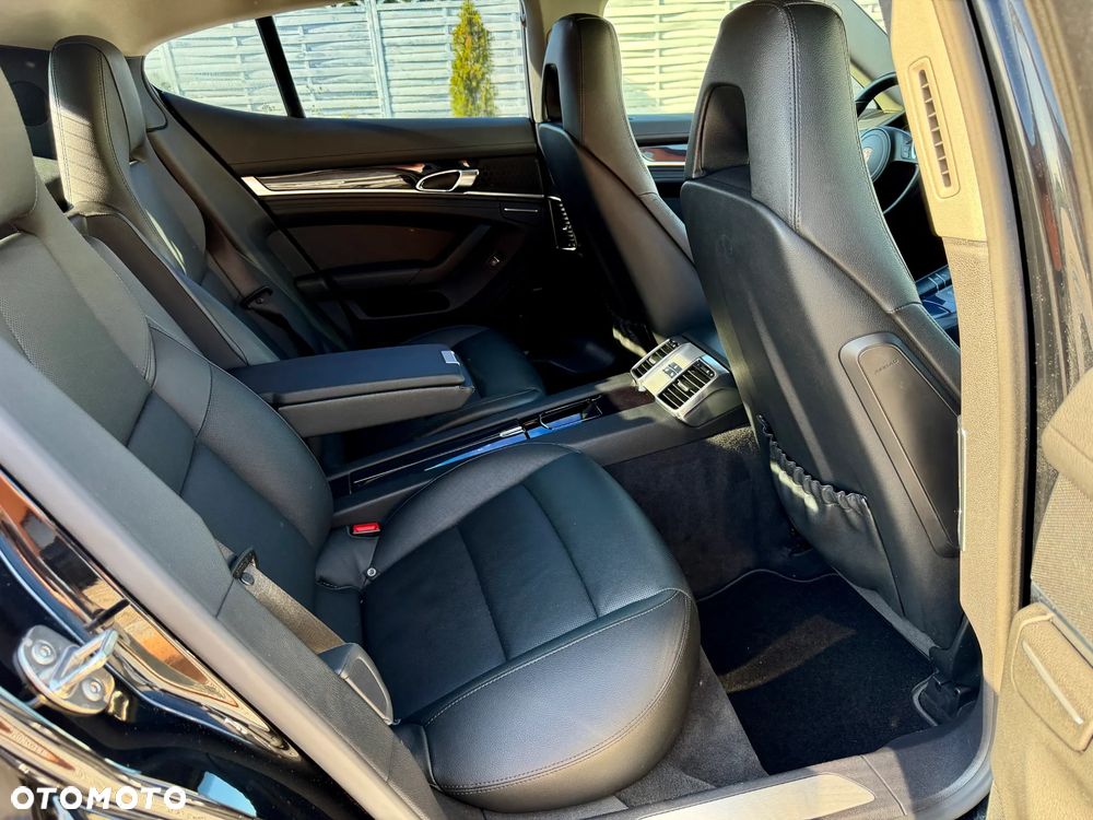 Porsche Panamera 4 PDK Edition - 21