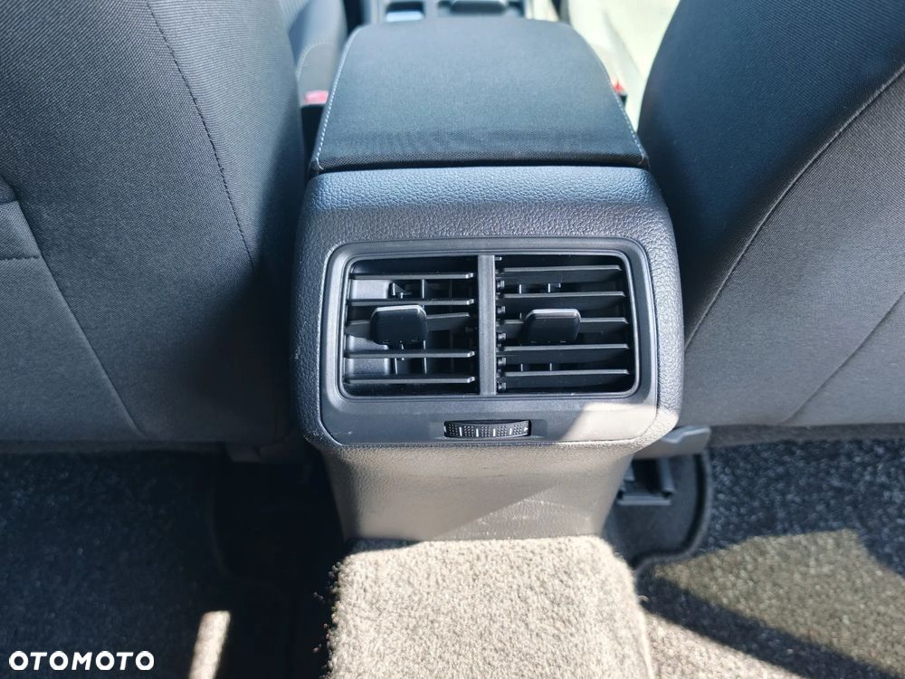 Volkswagen Golf - 16