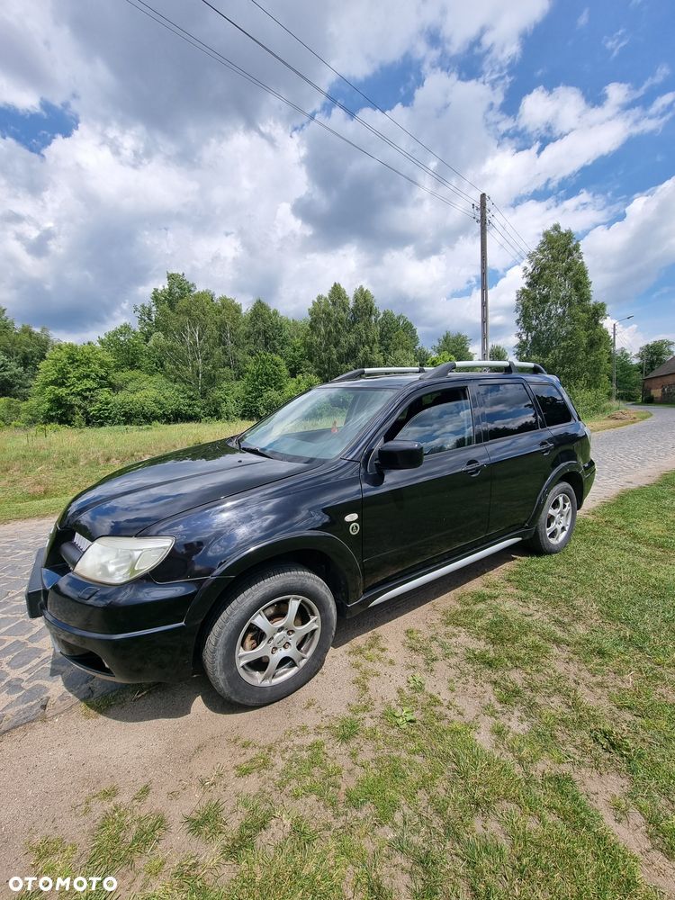 Mitsubishi Outlander - 3