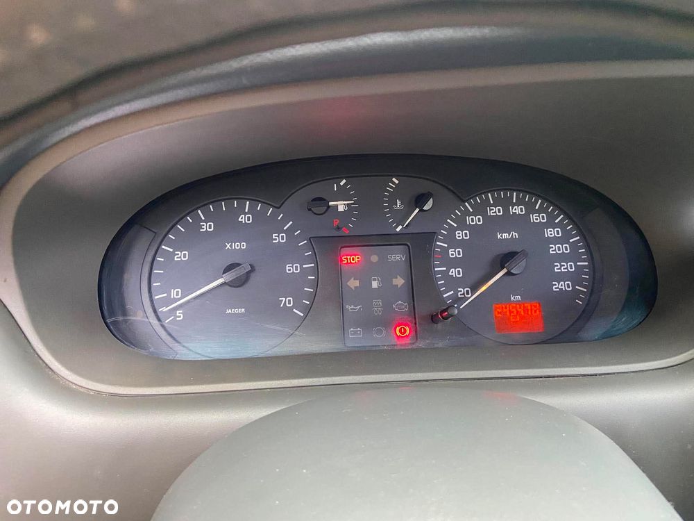 Renault Scenic 1.6 16V Authentique - 11