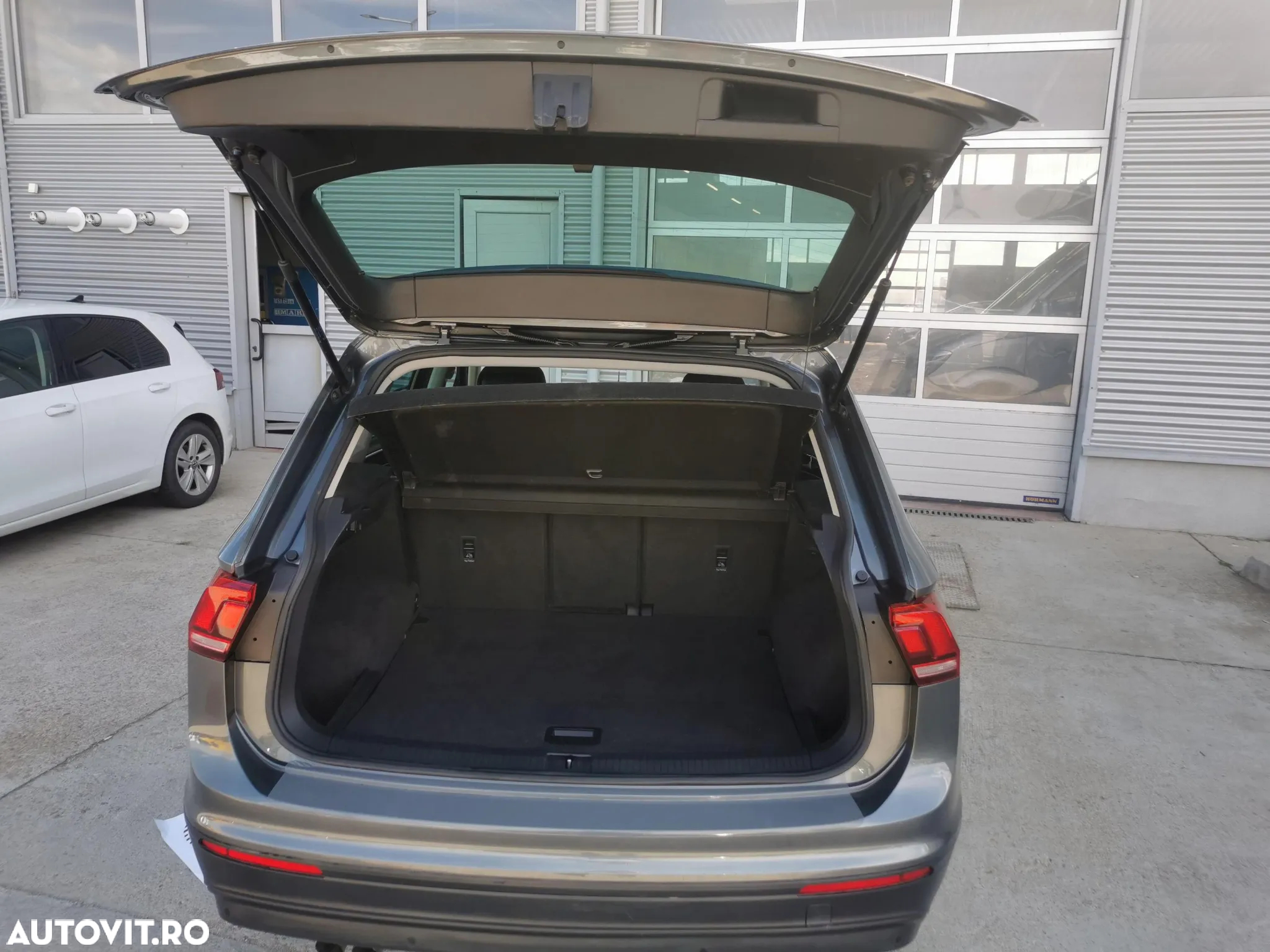 Volkswagen Tiguan - 17