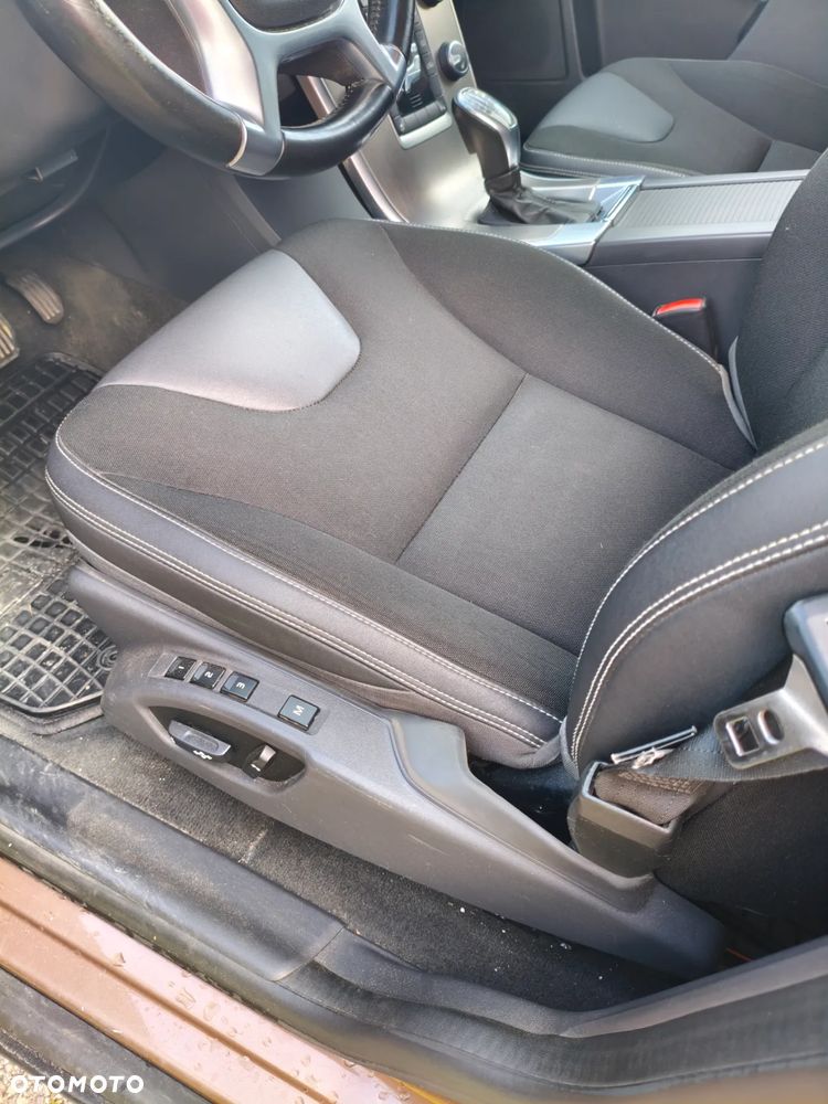 Volvo XC 60 D3 Momentum - 12