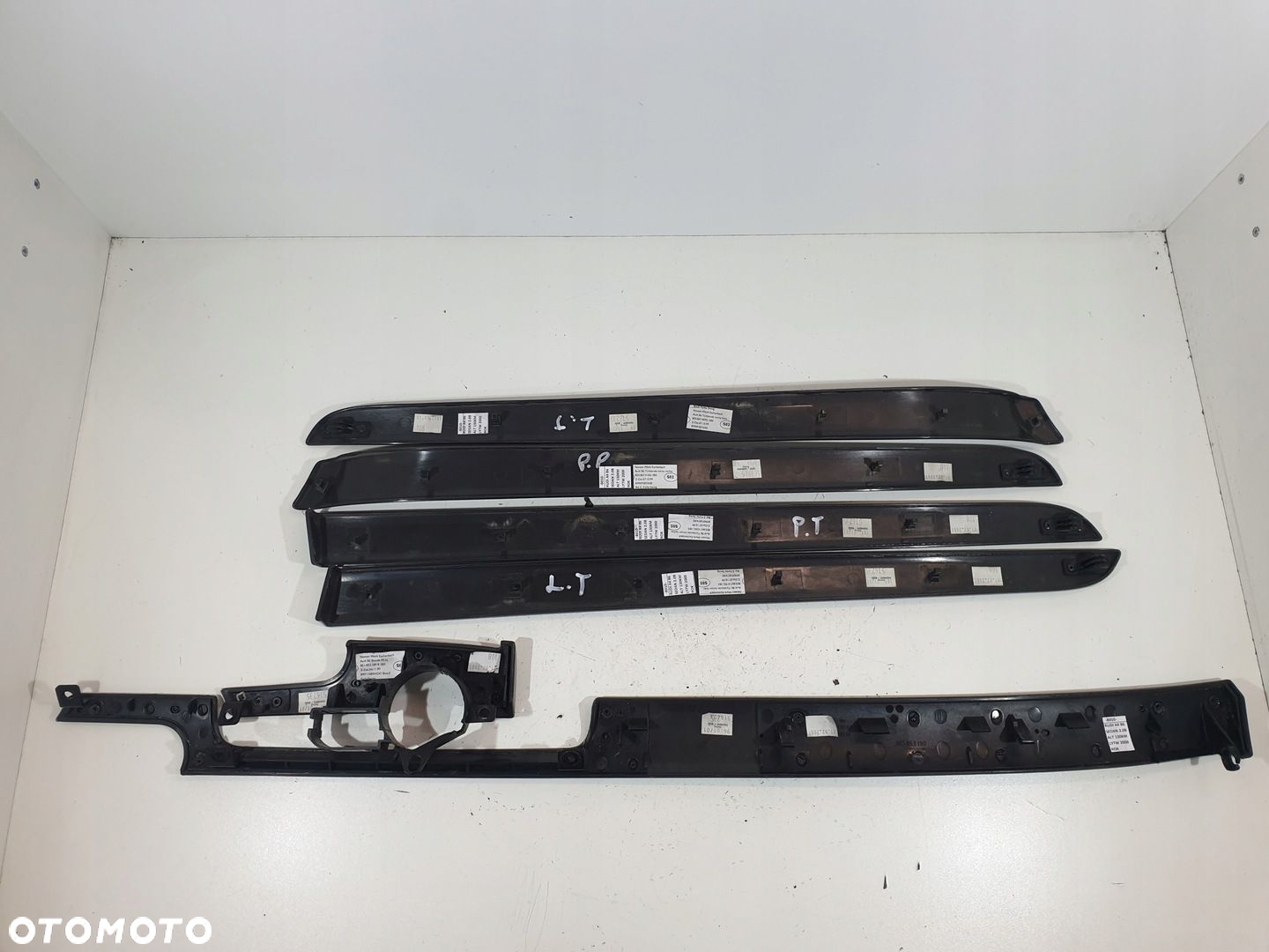 LISTWY OZDOBNE KOMPLET 8E1853190 AUDI A4 B6 EU - 15