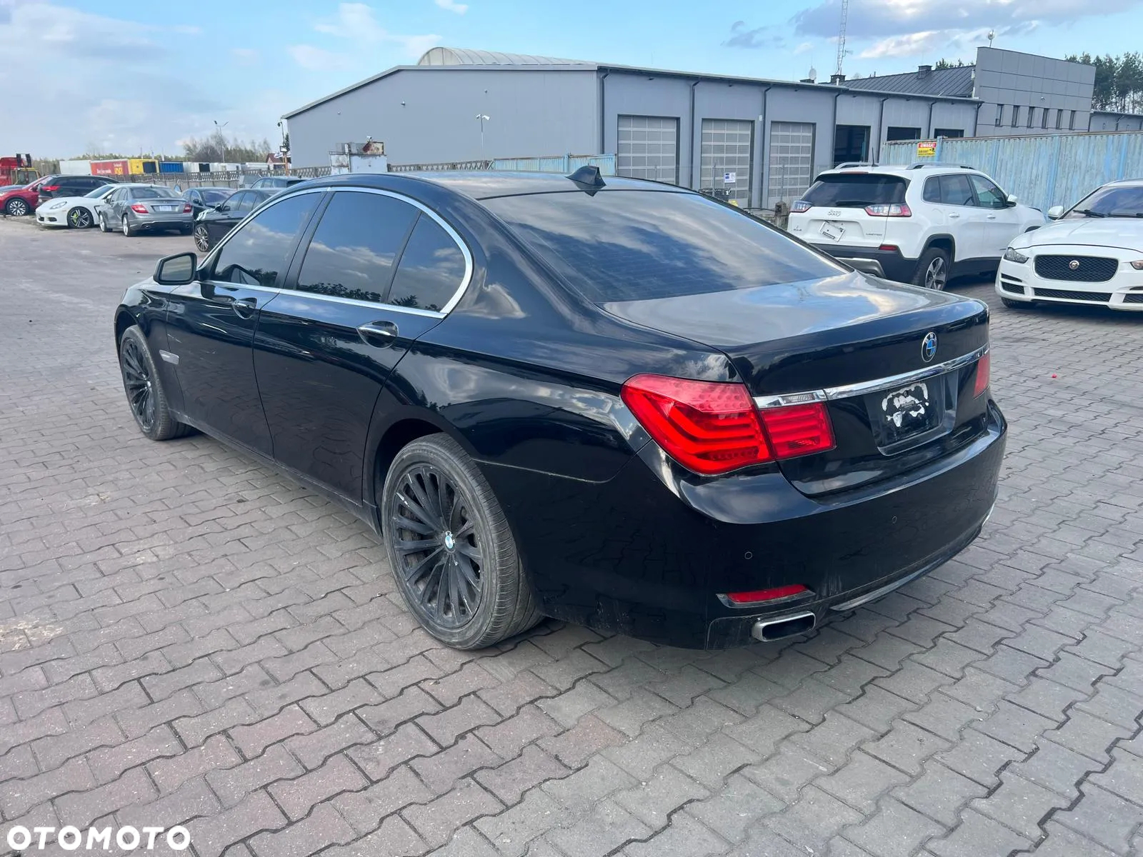 BMW Seria 7 740Li - 5