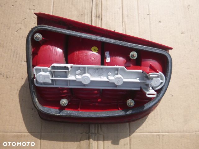 LAMPA LEWY TYŁ LEWA TYLNA PRAWY TYŁ PRAWA TYLNA SKODA FABIA I HB LIFT- - 12