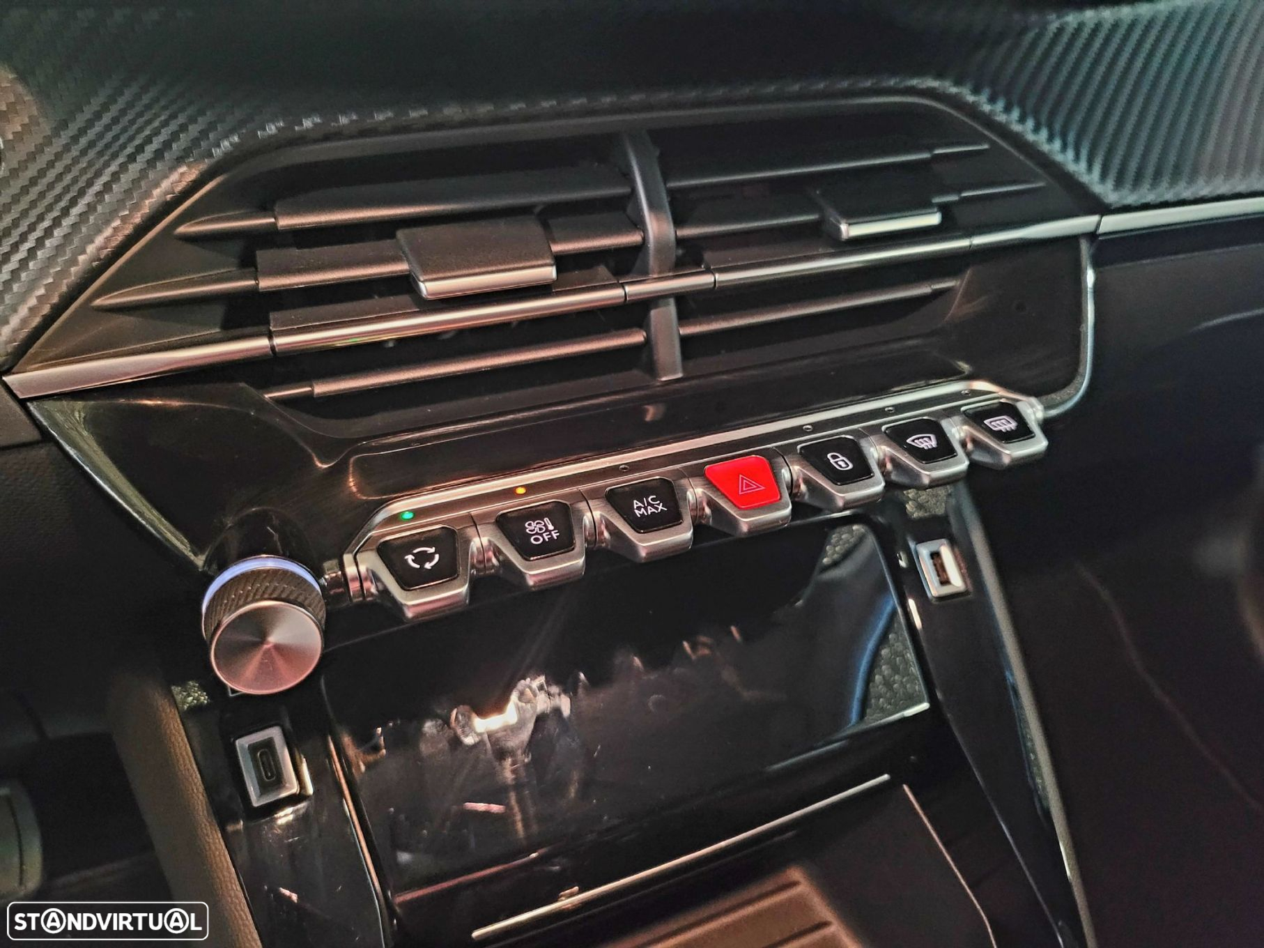 Peugeot e-208 Allure - 21