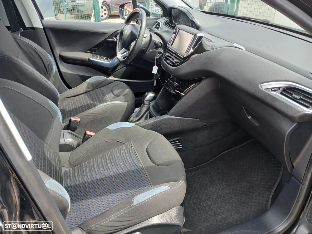 Peugeot 208 1.2 VTi Allure - 22