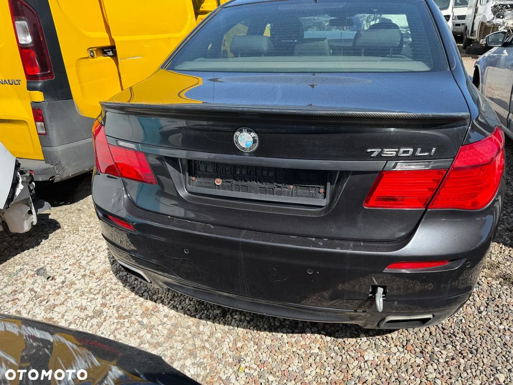 BMW 750iL  F01 F02 tył kompletny - 2