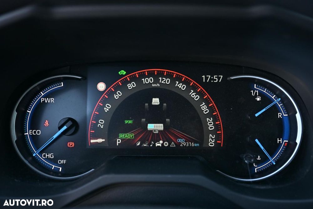 Toyota RAV4 - 8