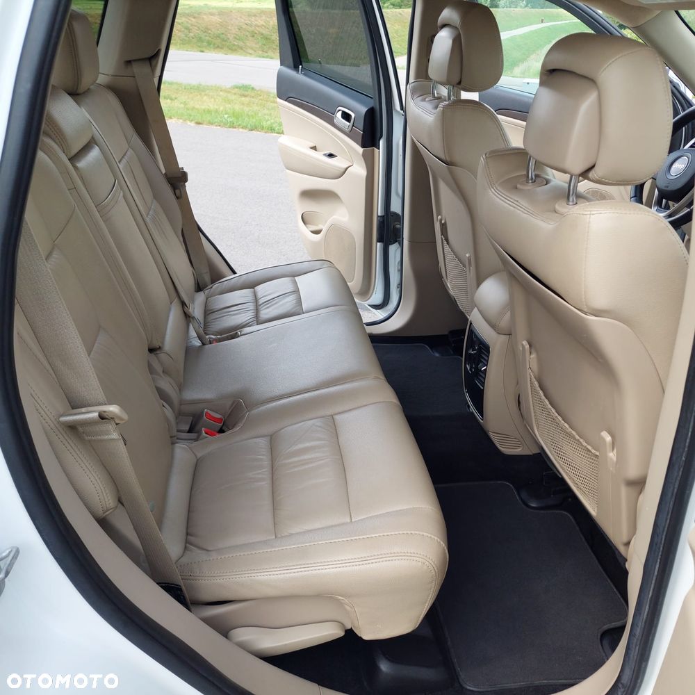 Jeep Grand Cherokee - 15