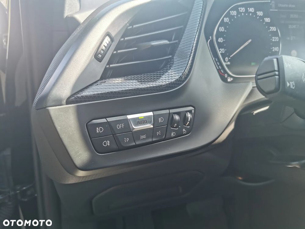 BMW Seria 1 120i Edition Colorvision - 23