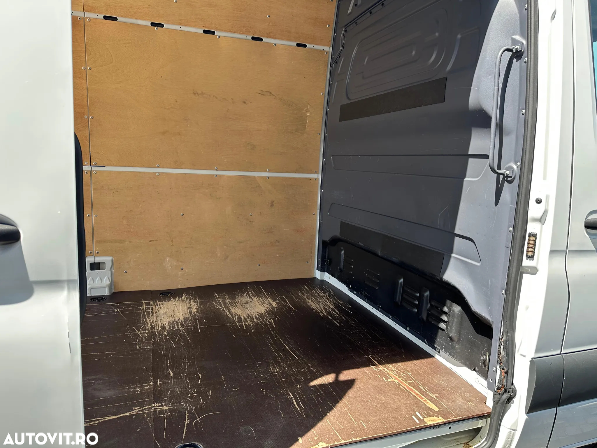 Mercedes-Benz Sprinter - 23