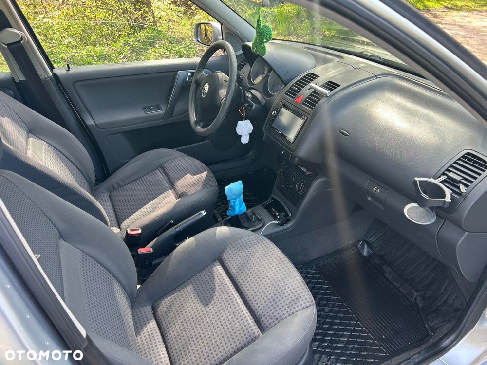 Volkswagen Polo 1.4 16V Comfortline - 19