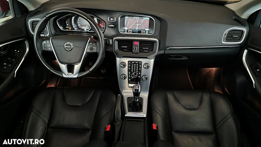 Volvo V40 D2 Inscription - 24