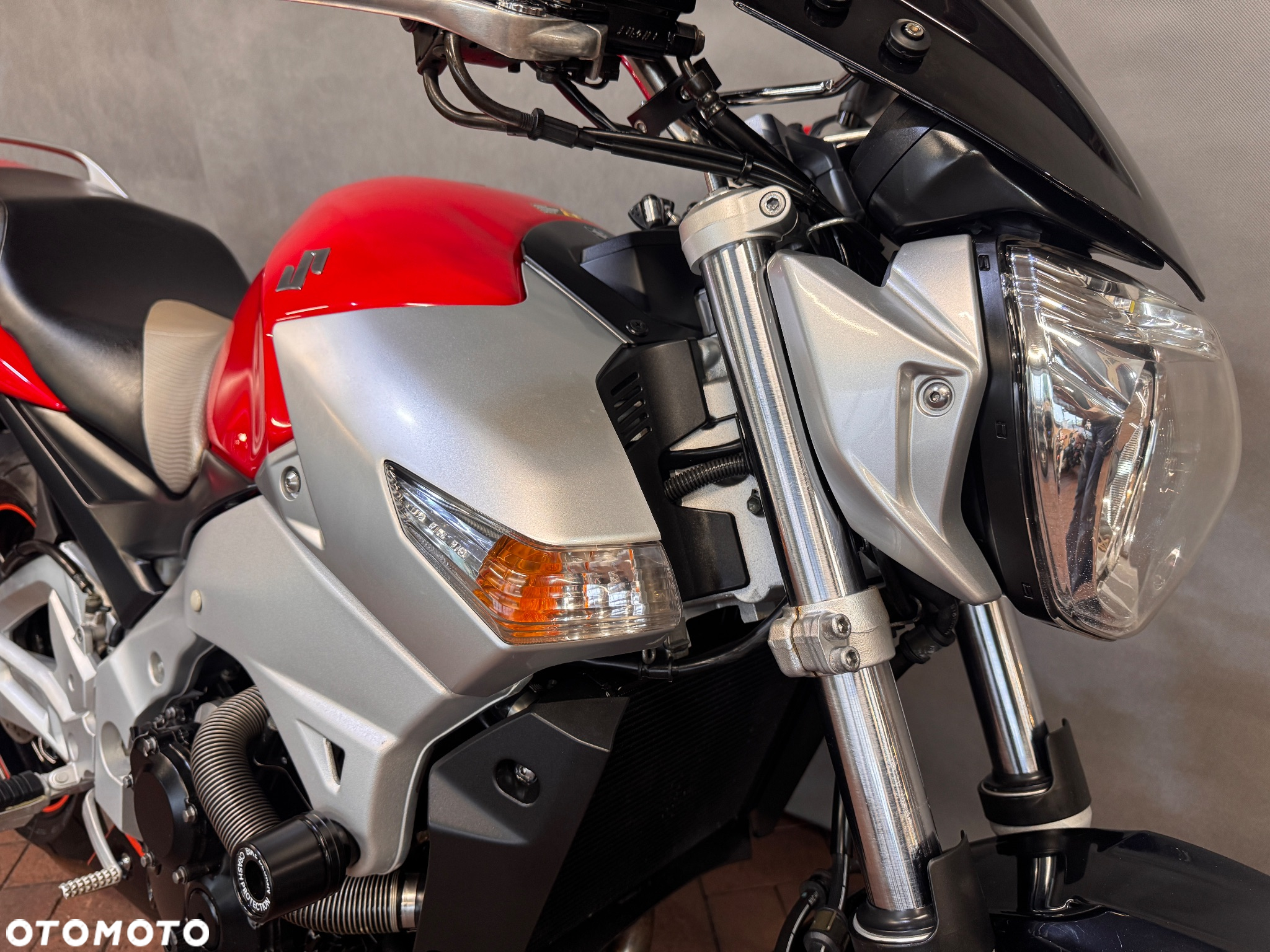 Suzuki GSR - 18