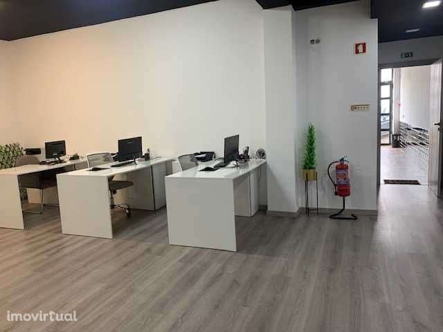 Espaço com 377m2 no centro de Torres Novas ( Comercio e Serviços ) - Grande imagem: 4/12