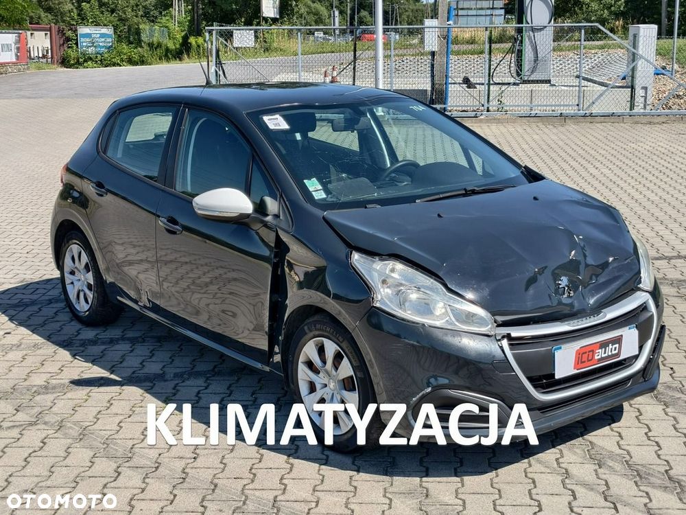 Peugeot 208 - 1