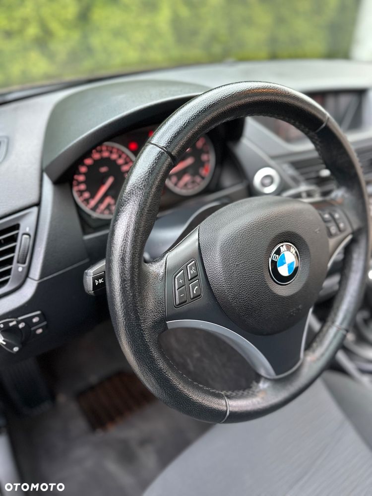 BMW X1 sDrive18i Sport Line - 23