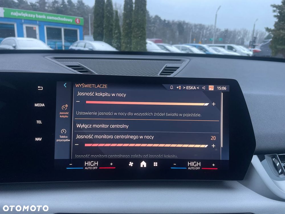 BMW X1 sDrive18i - 39