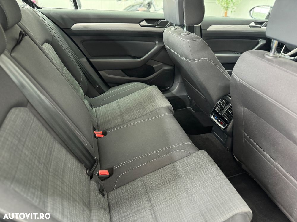 Volkswagen Passat 2.0 TDI DSG Comfortline - 18