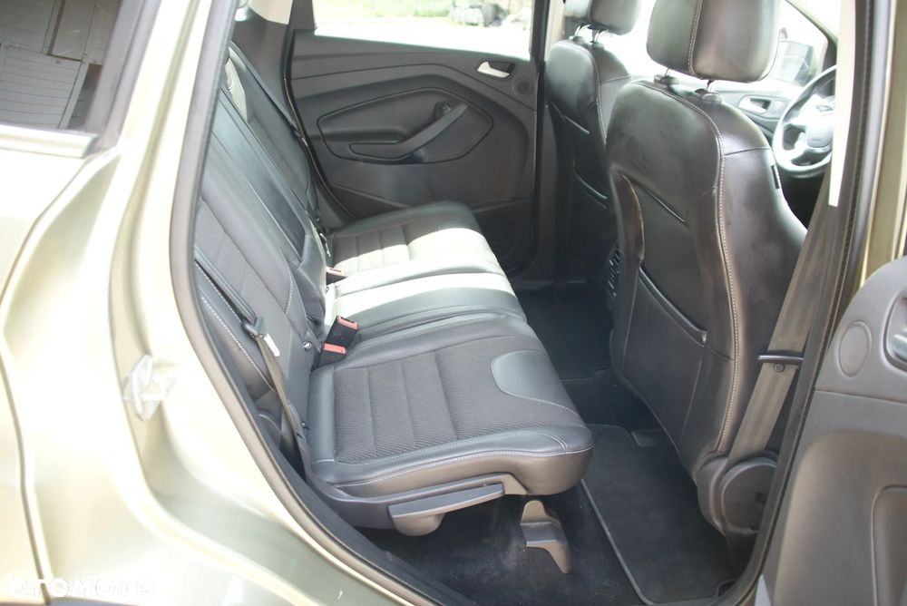 Ford Kuga 2.0 TDCi 2x4 Titanium - 10