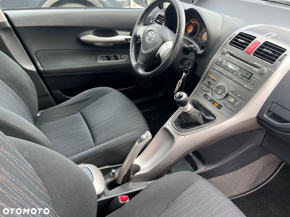 Toyota Auris 1.4 D-4D 2010 - 31