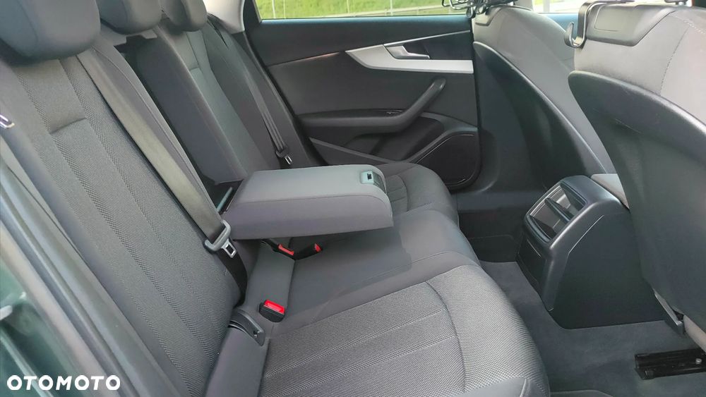 Audi A4 Avant 2.0 TDI ultra S tronic design - 6