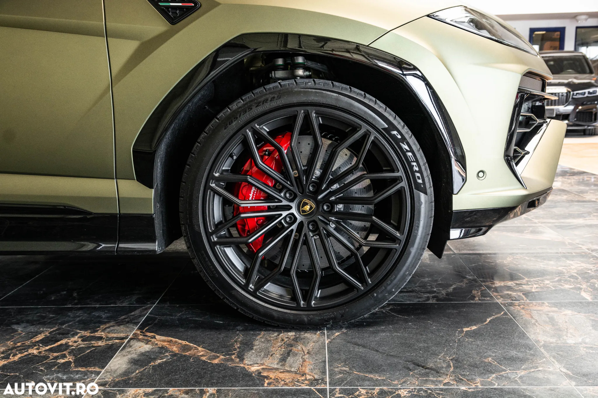 Lamborghini URUS - 15