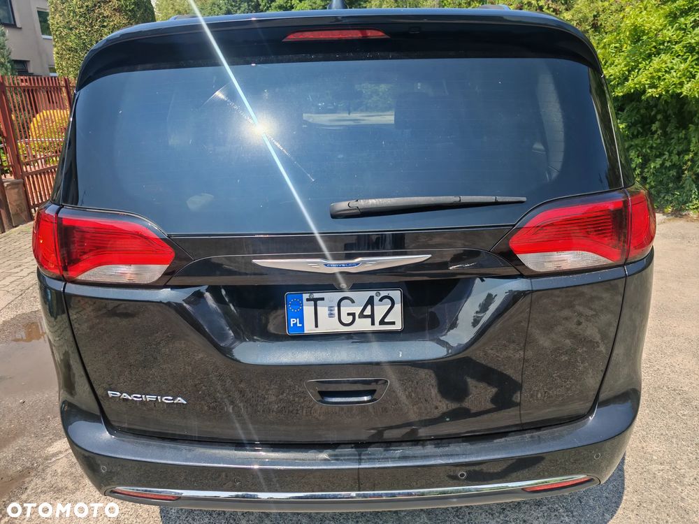 Chrysler Pacifica - 4
