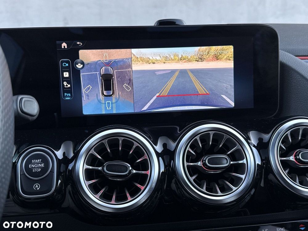 Mercedes-Benz GLA - 21