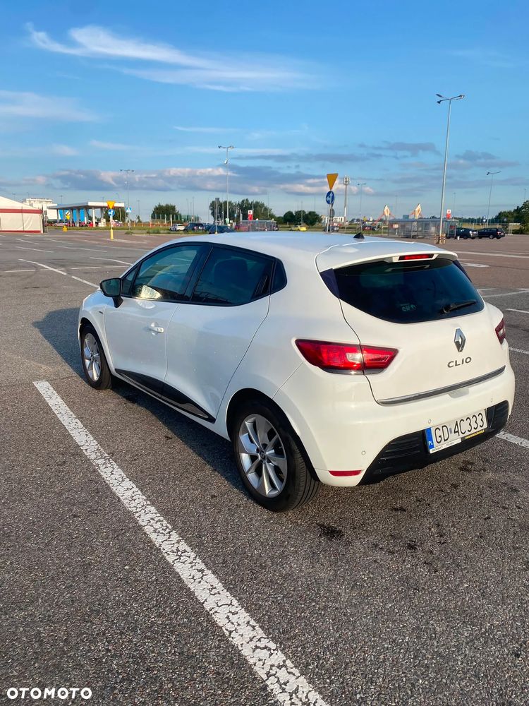 Renault Clio 1.2 16V Limited - 11
