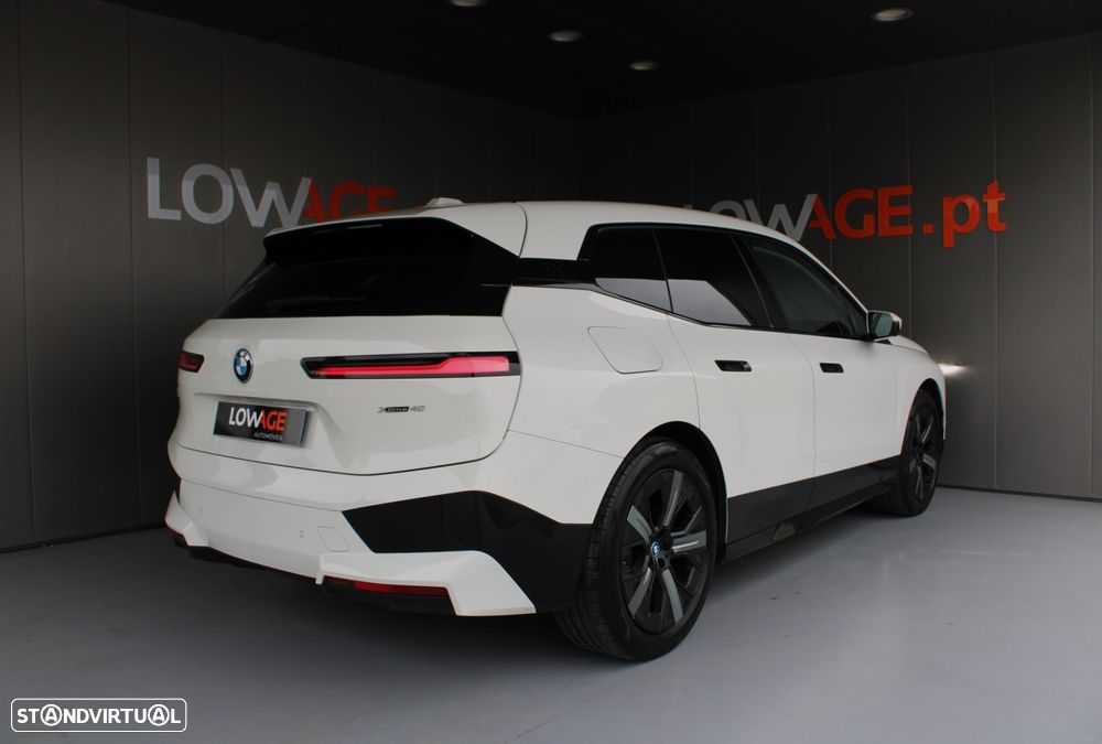 BMW iX xDrive 40 - 4
