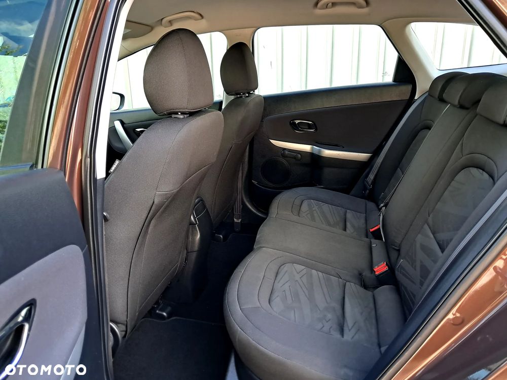 Kia Ceed 1.6 GDI Edition 7 - 28