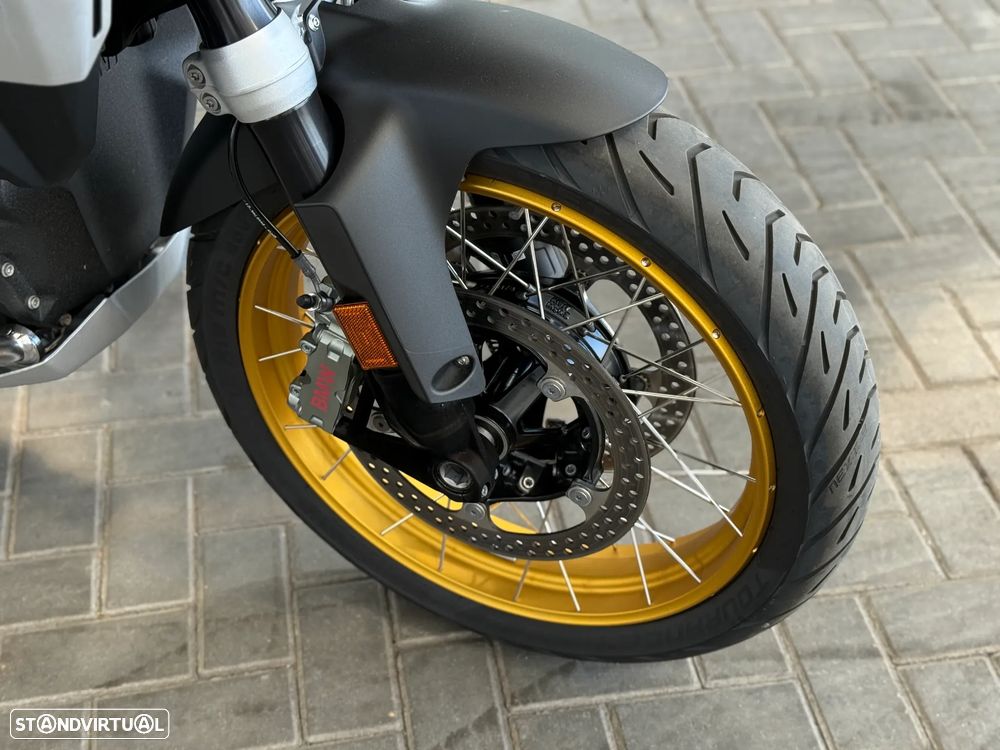 BMW R 1300 GS Adventure Trophy - 10