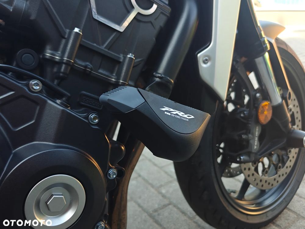 Honda CB - 10