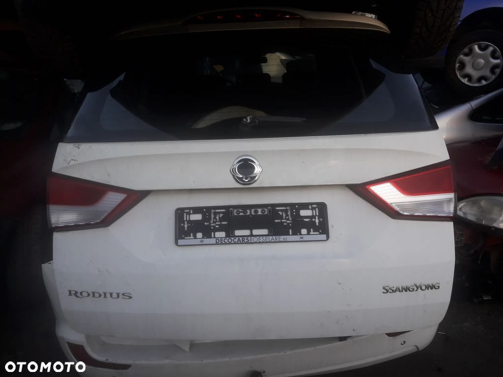 KLAPA BAGAŻNIKA SSANGYONG RODIUS II - 1