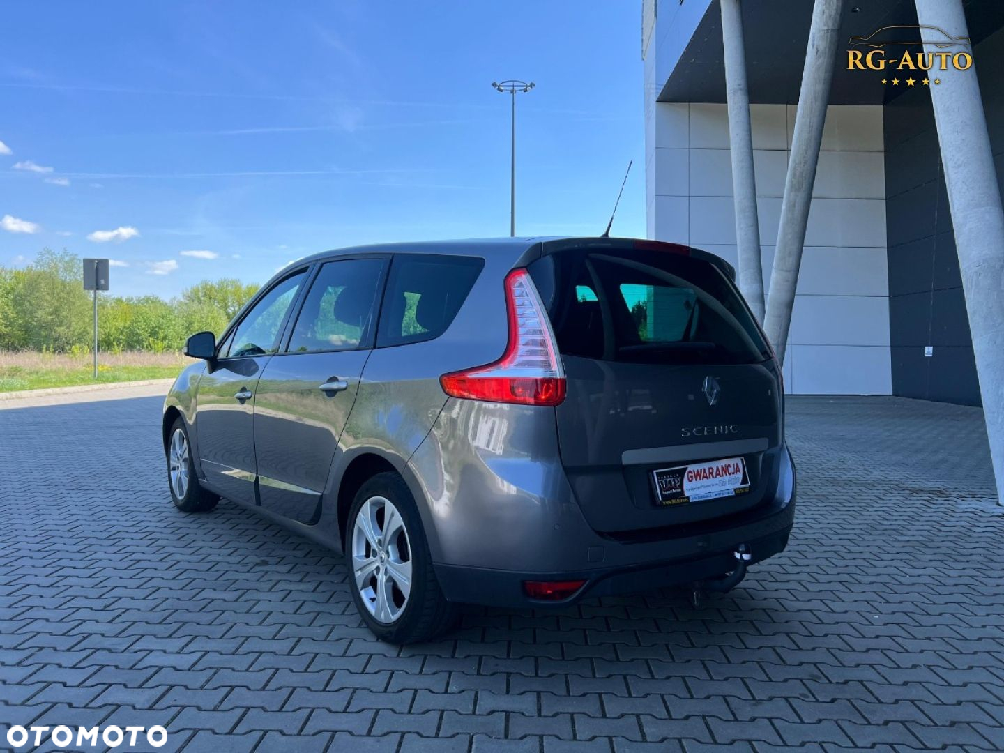 Renault Grand Scenic - 10