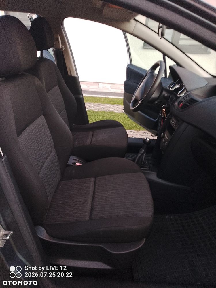 Peugeot 207 - 10