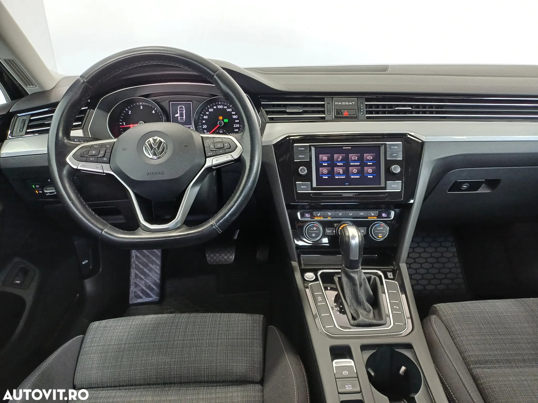 Volkswagen Passat 2.0 TDI DSG Comfortline - 8