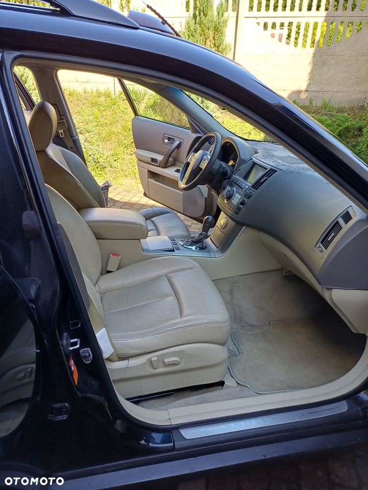 Infiniti FX - 15