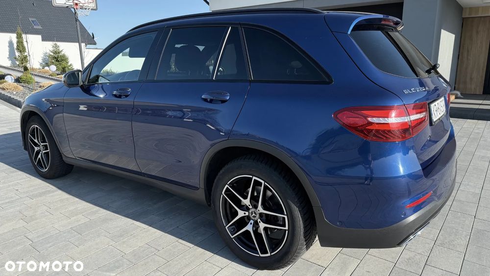 Mercedes-Benz GLC 220 d 4-Matic - 4