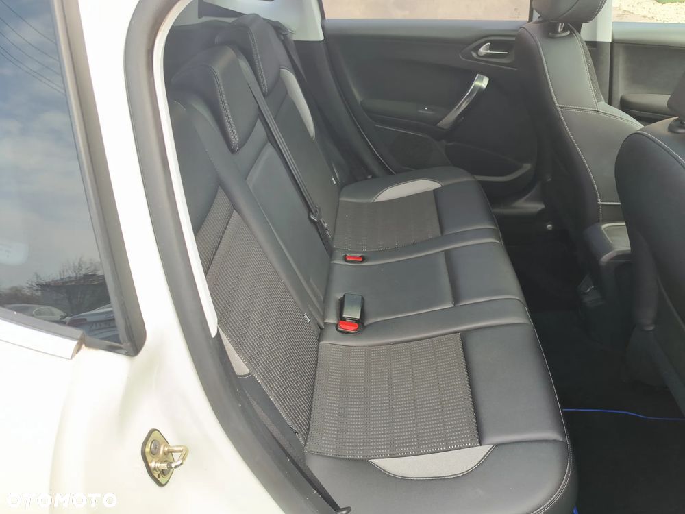 Peugeot 2008 PureTech 82 Allure - 20