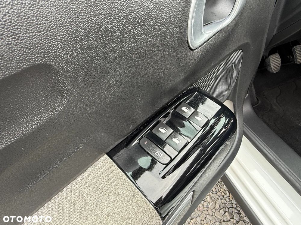 Citroën C3 Pure Tech 82 SHINE - 30