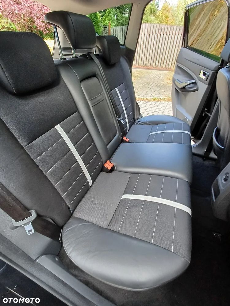 Ford Kuga 2.0 TDCi 2x4 Titanium - 23