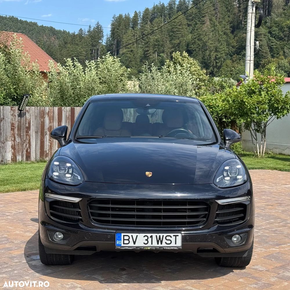 Porsche Cayenne 3.0 L - 1