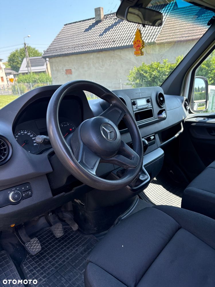 Mercedes-Benz Sprinter - 6