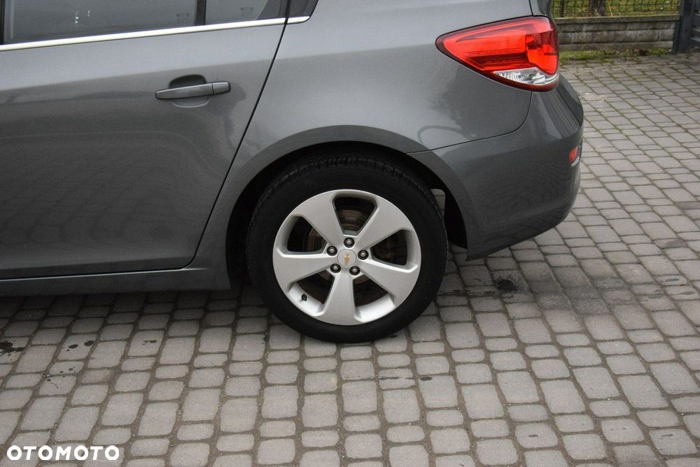 Chevrolet Cruze - 12