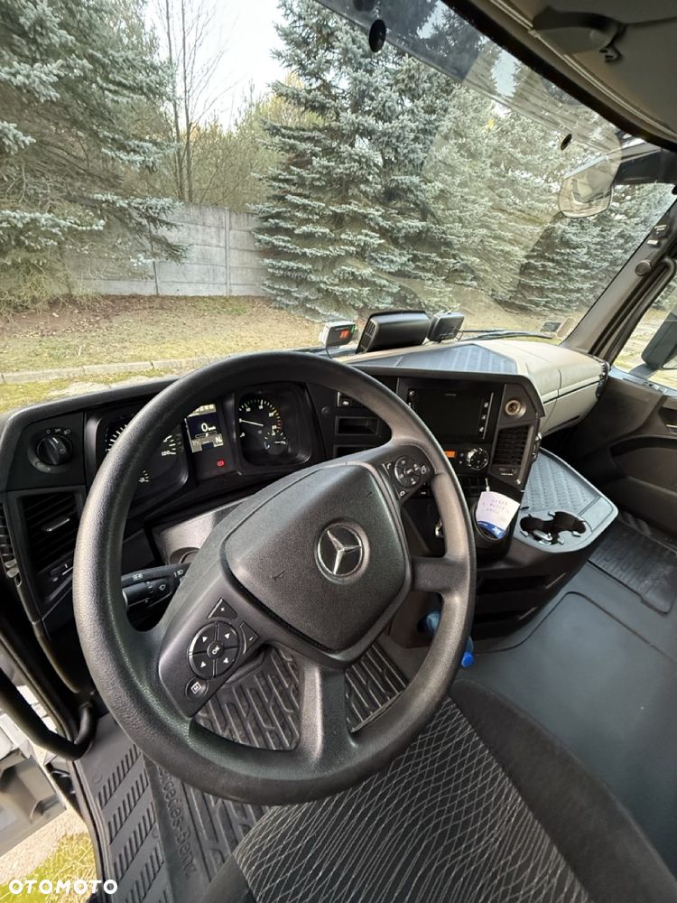 Mercedes-Benz ACTROS - 11