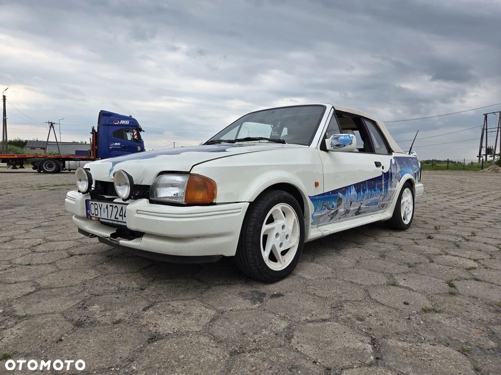 Ford Escort 1.6 Ghia - 9