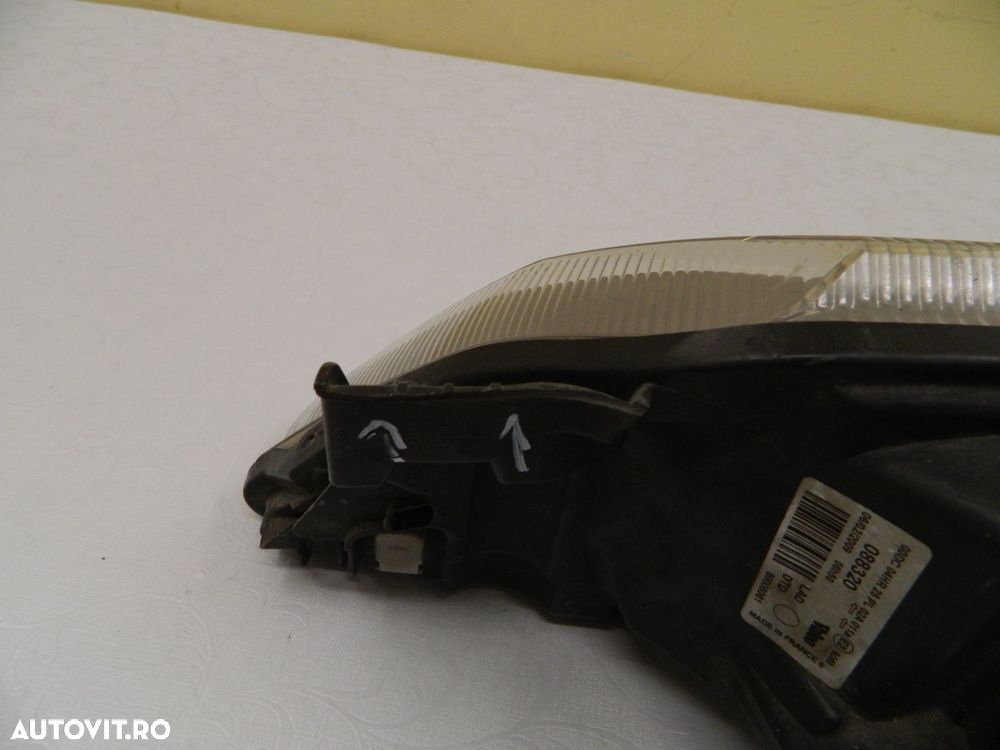 Far dreapta Renault Laguna 2 Xenon, 2001, 2002, 2003, 2004, 2005. - 6